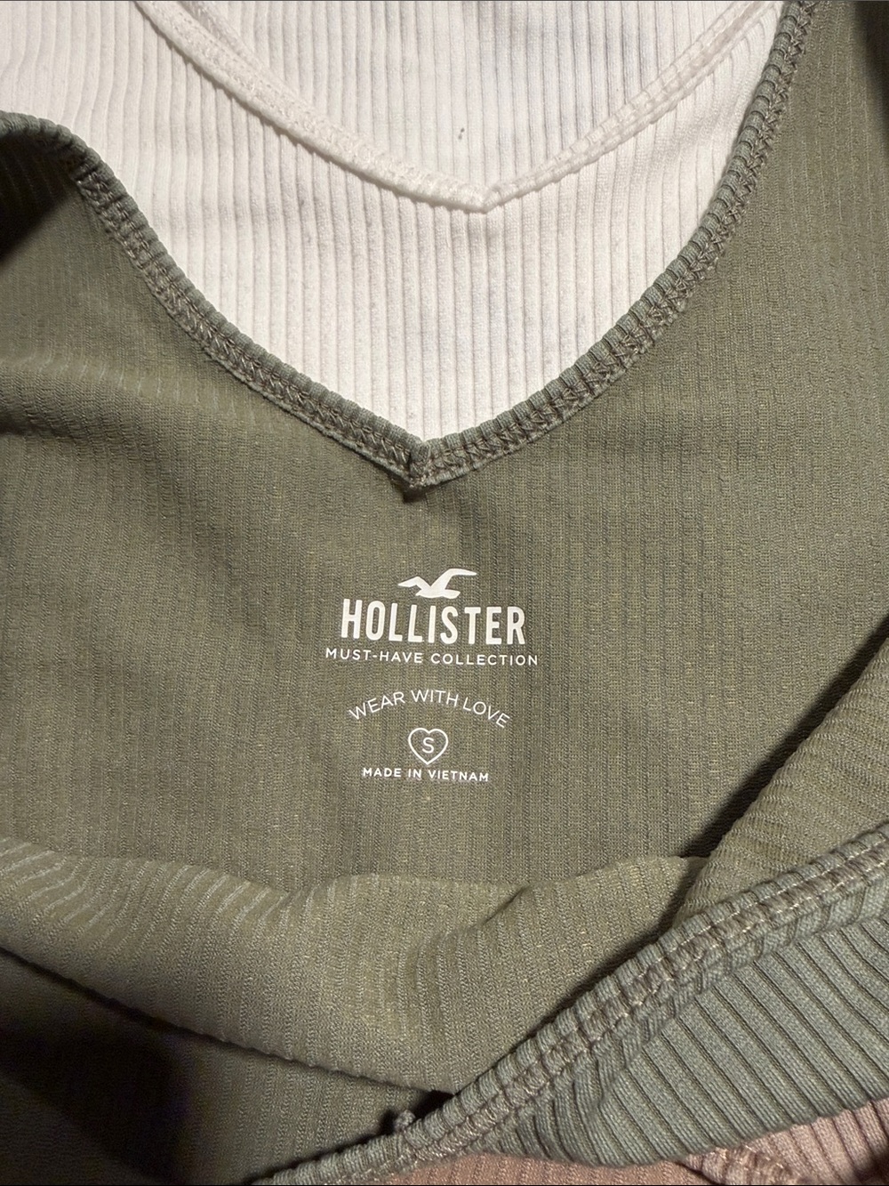 5 Hollister Ribbed Seamless V-Neck Crop Tanks Size S- Black, Cream, Olive, White - Picture 4 of 6
